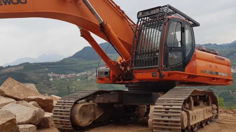 OmecoHub - DOOSAN D520LC